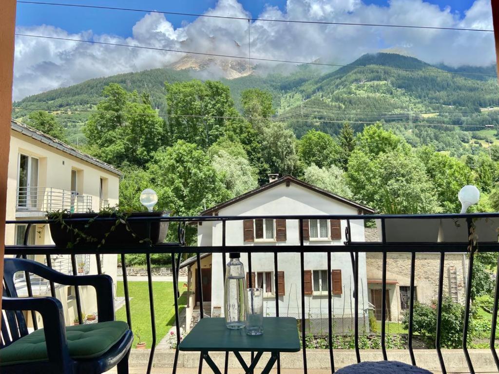 Chasa Sassalbo Bed & Breakfast Poschiavo Bagian luar foto